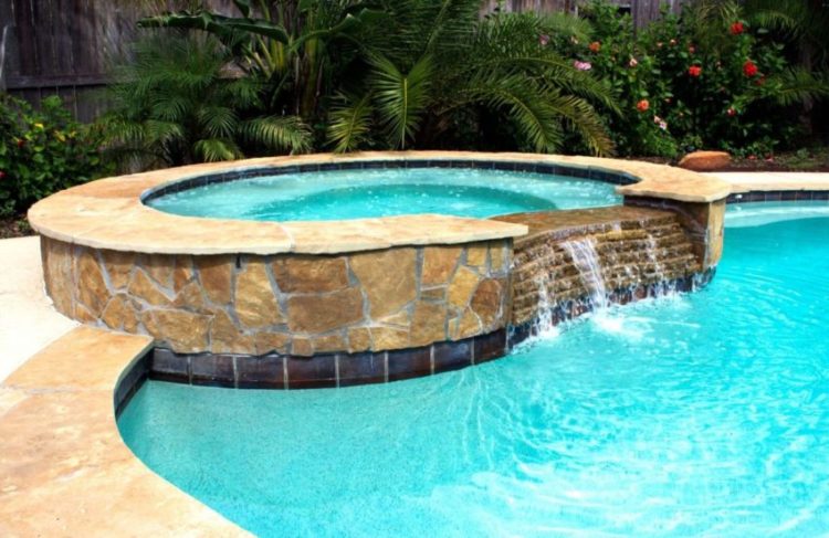 Swimming Pool with Spa in Fulshear Texas