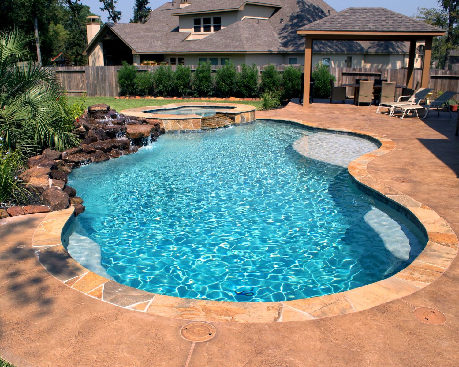 Custom Swimming Pools in Spring Texas
