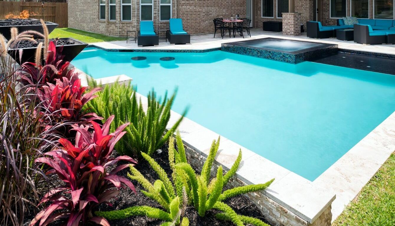 Custom Swimming Pools Built in Kingwood Texas