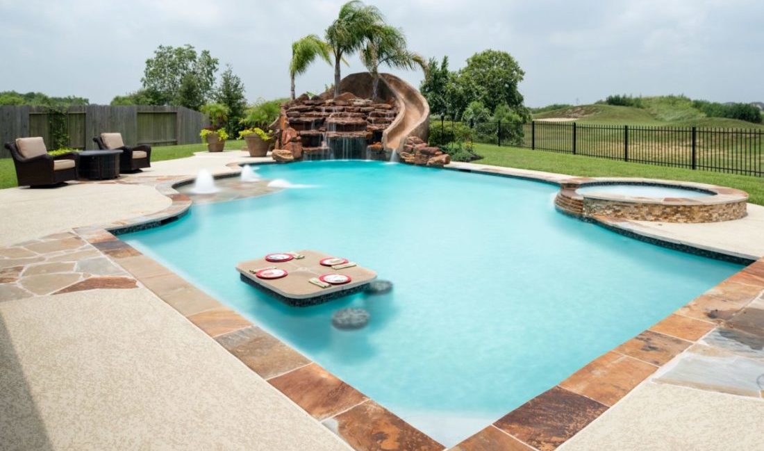 Custom Swimming Pools in Friendswood Texas