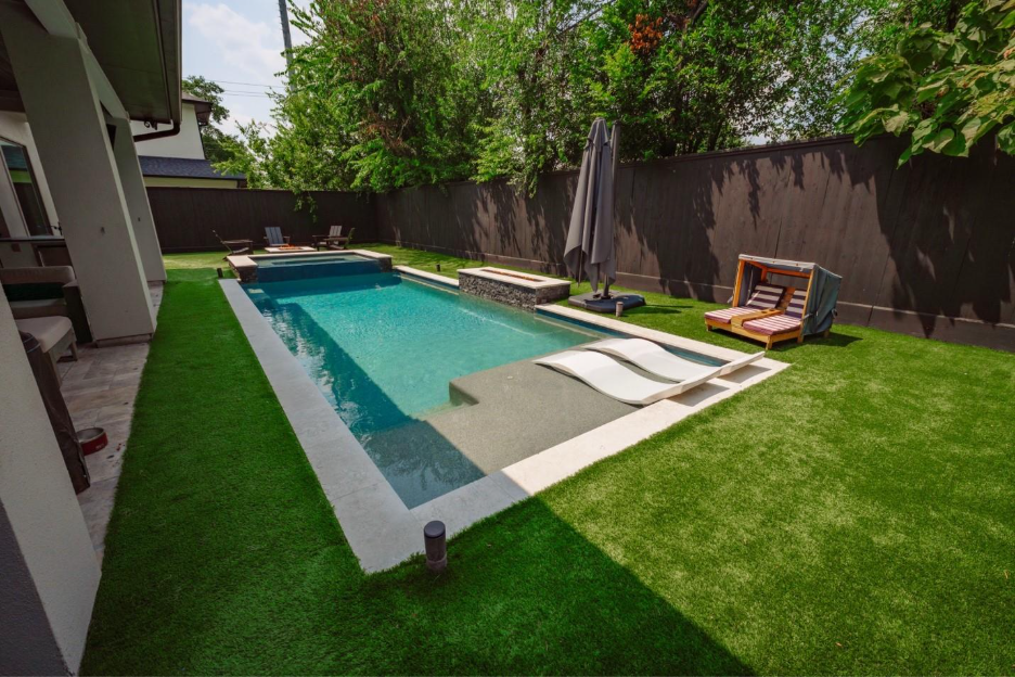 tanning shelf on pool