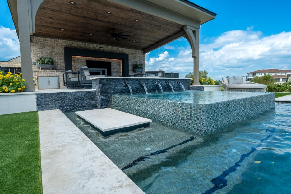 Pool with raised spa